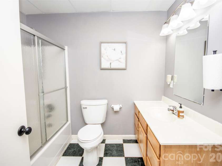 2193 Hawthorne Lane, Wilkesboro, NC 28697.  MLS# CAR4325511, YatesRealty ID 3346. Full bath in basement
