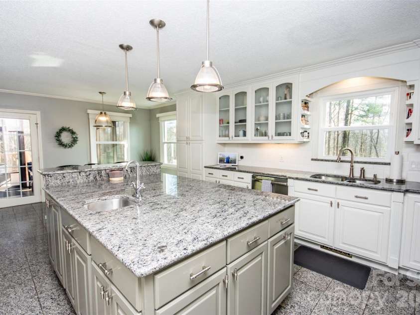 2193 Hawthorne Lane, Wilkesboro, NC 28697.  MLS# CAR4325511, YatesRealty ID 3346. Great island and counterspace