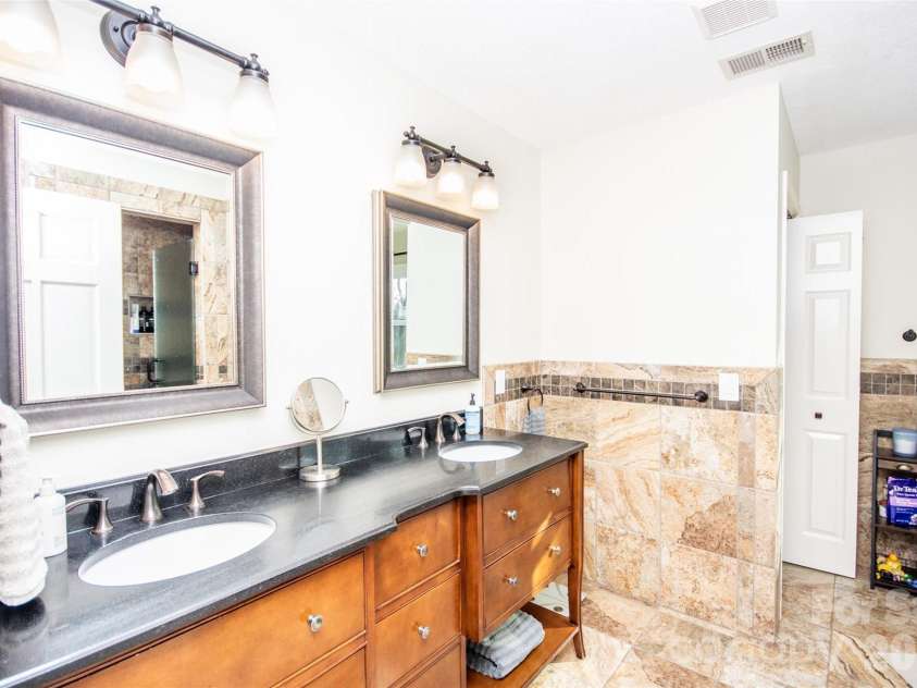 2193 Hawthorne Lane, Wilkesboro, NC 28697.  MLS# CAR4325511, YatesRealty ID 3346. Primary bath