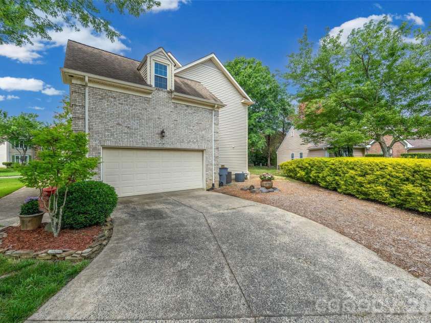 13020 Shannon Park Lane, Charlotte, NC 28273.  MLS# CAR4381571, YatesRealty ID 33460. 