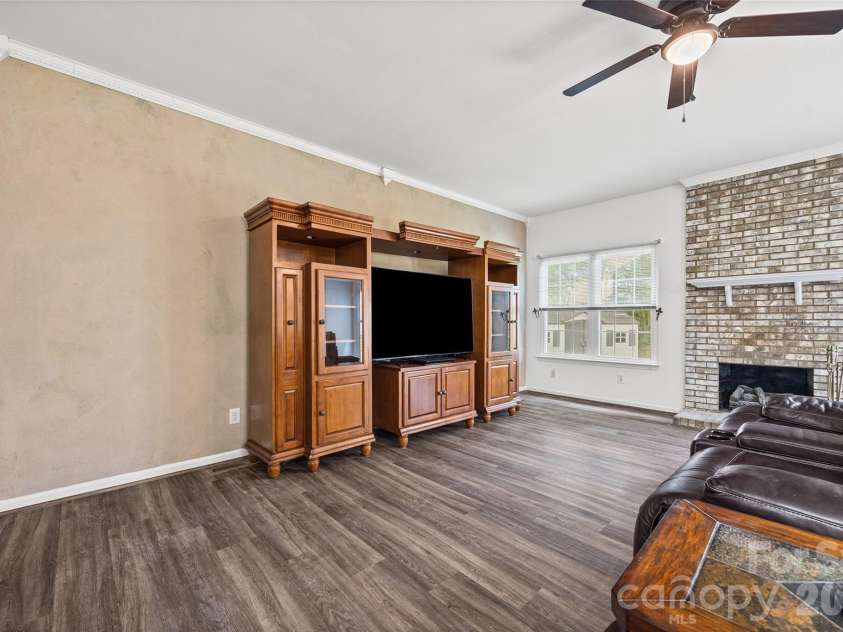 13020 Shannon Park Lane, Charlotte, NC 28273.  MLS# CAR4381571, YatesRealty ID 33460. 