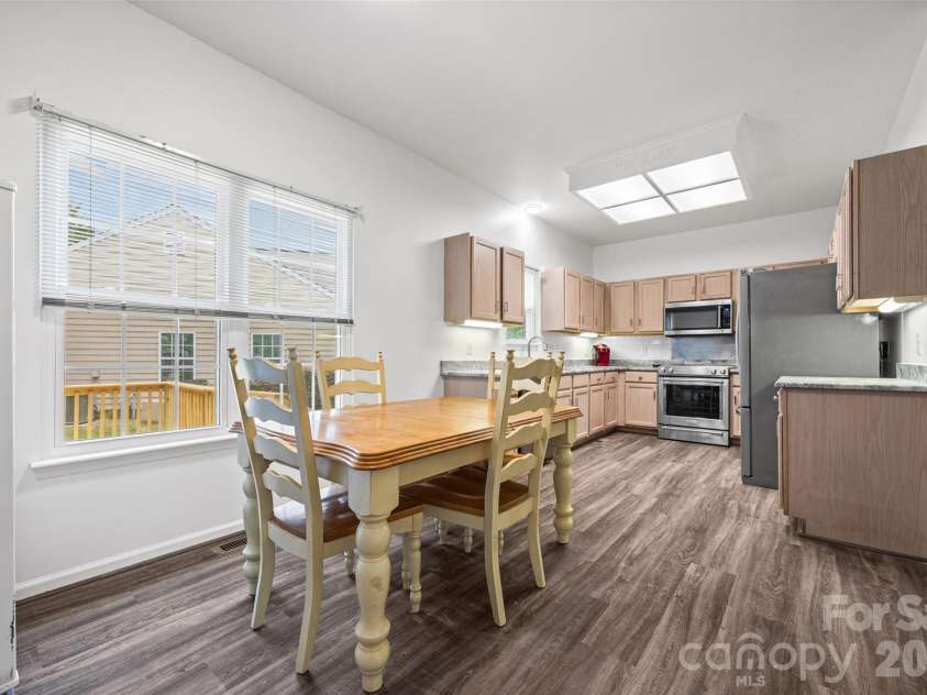 13020 Shannon Park Lane, Charlotte, NC 28273.  MLS# CAR4381571, YatesRealty ID 33460. 