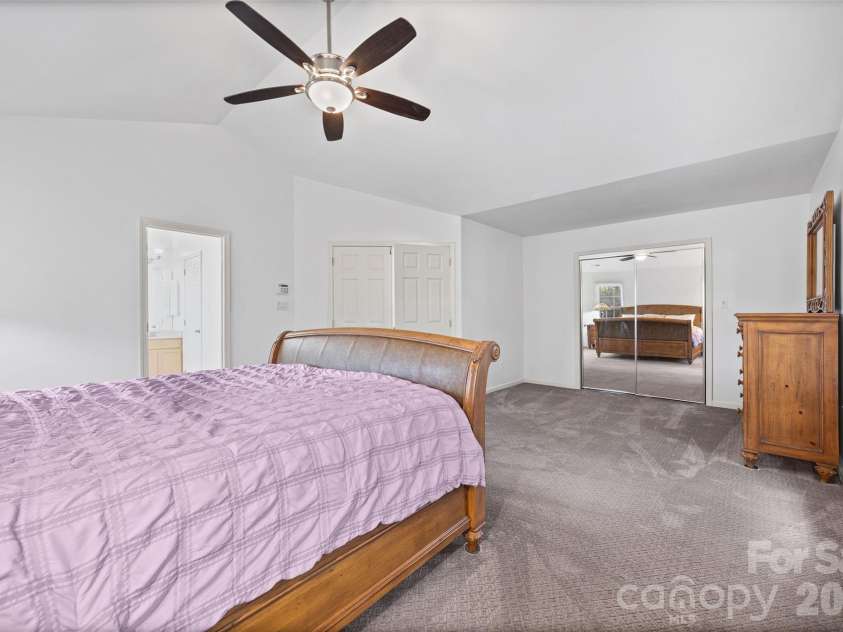13020 Shannon Park Lane, Charlotte, NC 28273.  MLS# CAR4381571, YatesRealty ID 33460. 