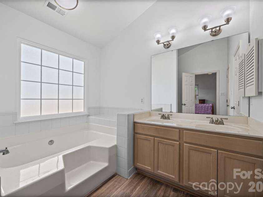 13020 Shannon Park Lane, Charlotte, NC 28273.  MLS# CAR4381571, YatesRealty ID 33460. 