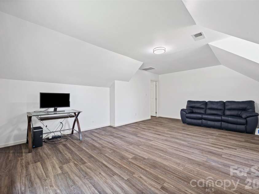13020 Shannon Park Lane, Charlotte, NC 28273.  MLS# CAR4381571, YatesRealty ID 33460. 
