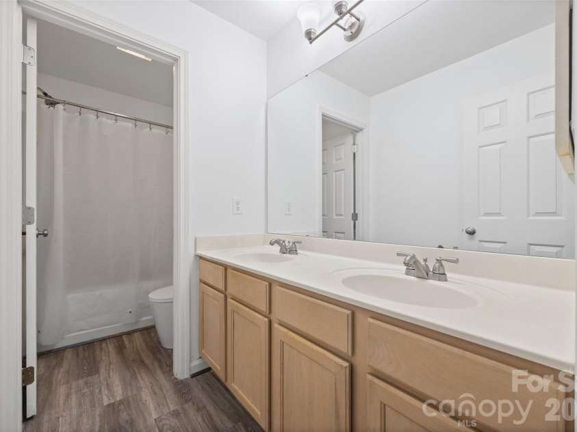 13020 Shannon Park Lane, Charlotte, NC 28273.  MLS# CAR4381571, YatesRealty ID 33460. 