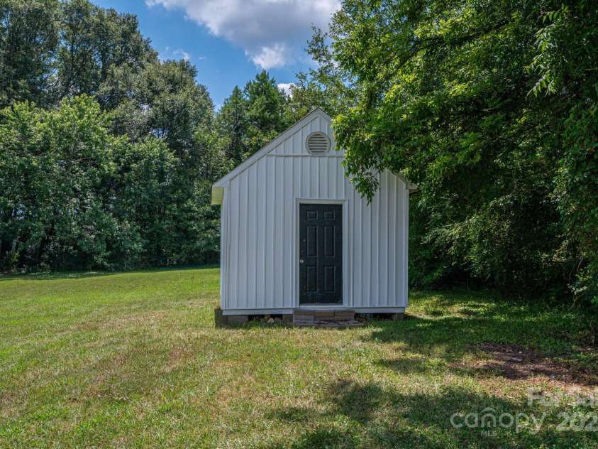 606 Mauney Avenue, Kings Mountain, NC 28086.  MLS# CAR4287691, YatesRealty ID 33460. 