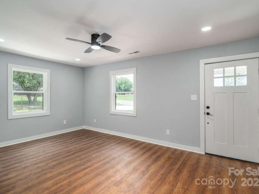 606 Mauney Avenue, Kings Mountain, NC 28086.  MLS# CAR4287691, YatesRealty ID 33460. 