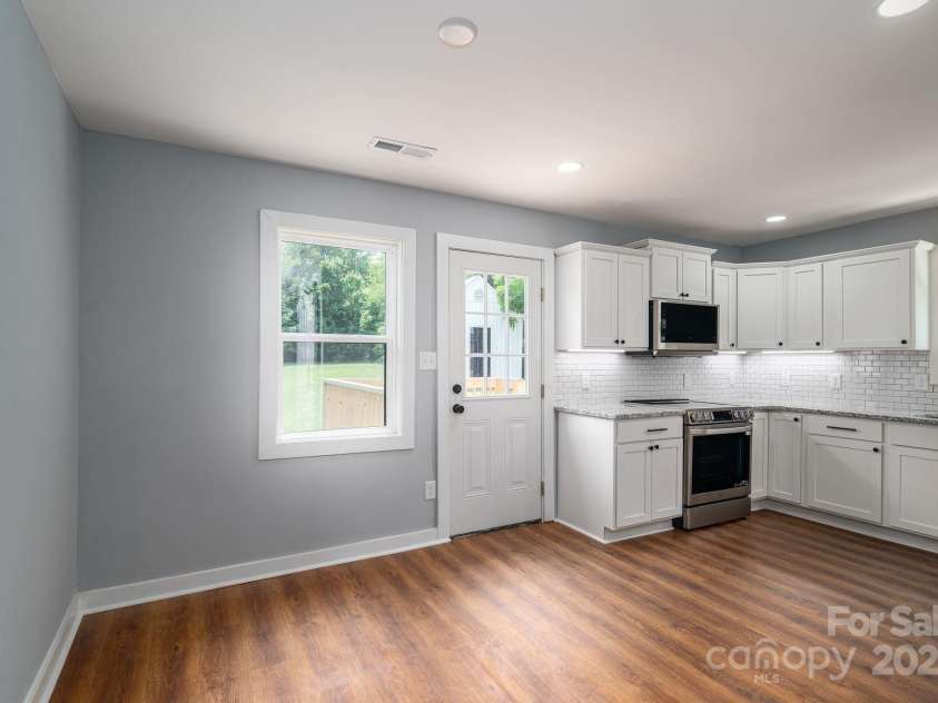 606 Mauney Avenue, Kings Mountain, NC 28086.  MLS# CAR4287691, YatesRealty ID 33460. 