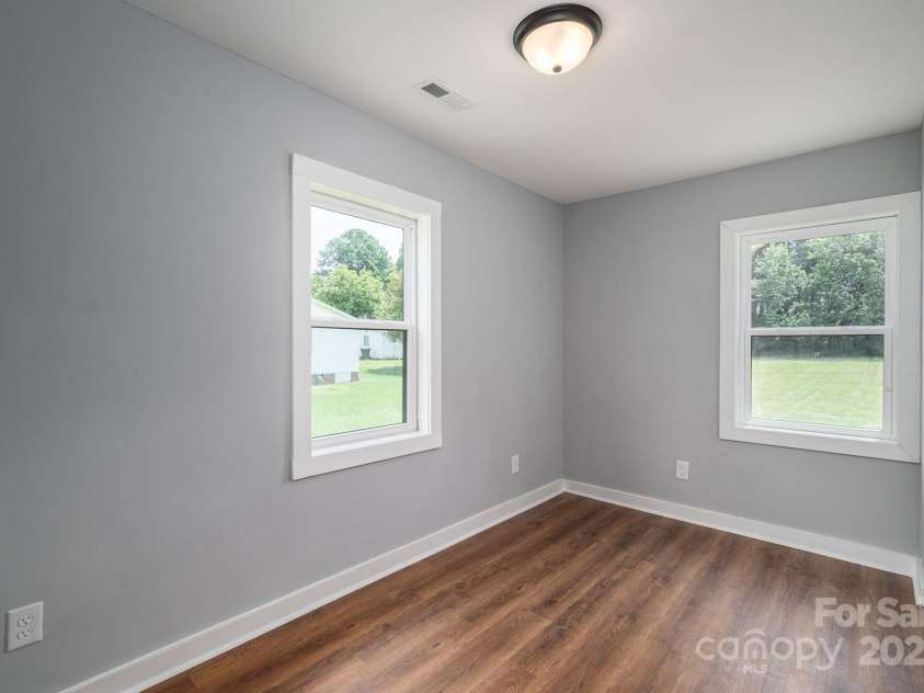 606 Mauney Avenue, Kings Mountain, NC 28086.  MLS# CAR4287691, YatesRealty ID 33460. 