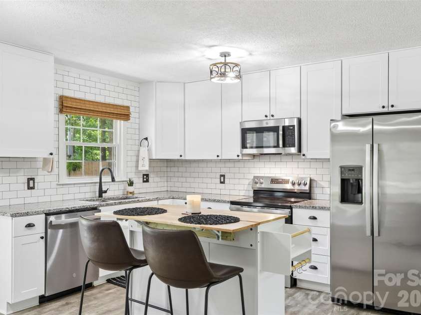 207 Gold Branch Road, Richfield, NC 28137.  MLS# CAR4390523, YatesRealty ID 33461. Kitchen