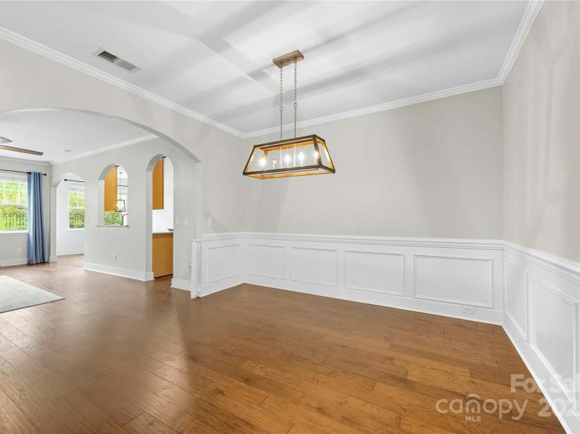 4813 Samuel Pinckney Drive, Belmont, NC 28012.  MLS# CAR4287361, YatesRealty ID 33462. Dining room