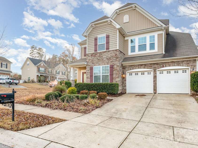 4813 Samuel Pinckney Drive, Belmont, NC 28012.  MLS# CAR4328350, YatesRealty ID 33462. 