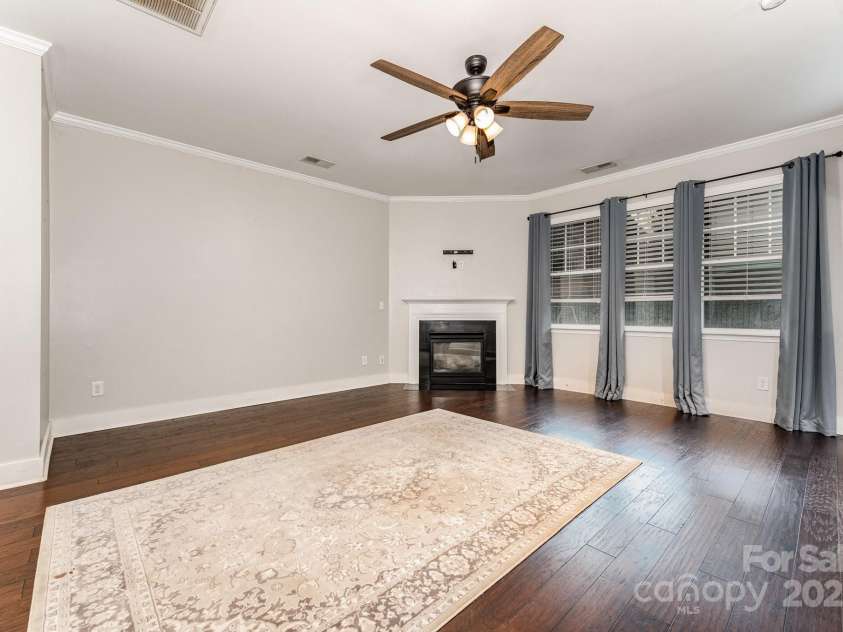 4813 Samuel Pinckney Drive, Belmont, NC 28012.  MLS# CAR4328350, YatesRealty ID 33462. 