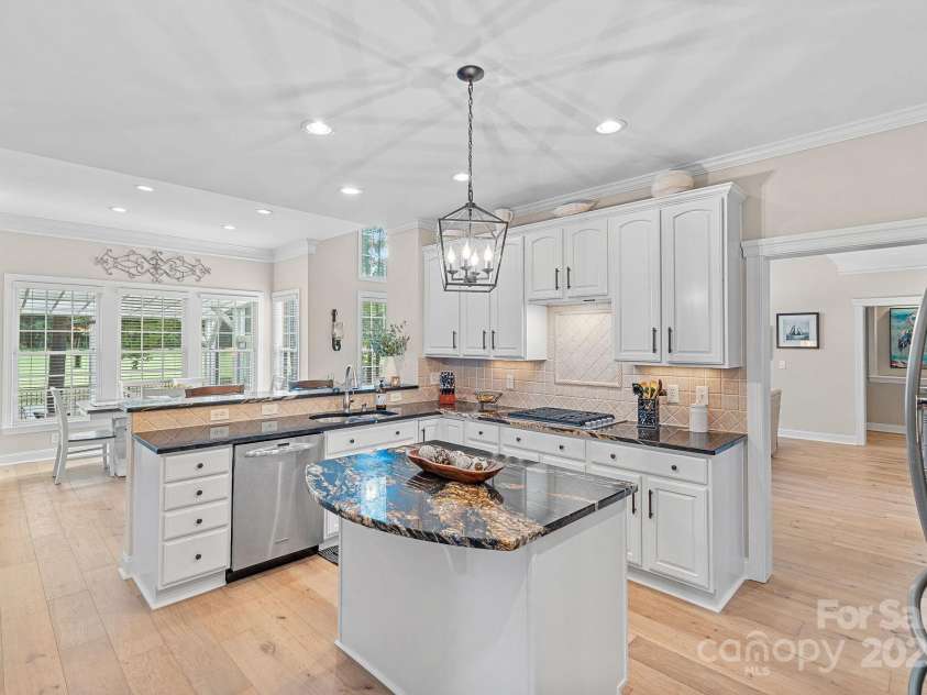 10434 Devonshire Drive, Huntersville, NC 28078.  MLS# CAR4285725, YatesRealty ID 33464. 
