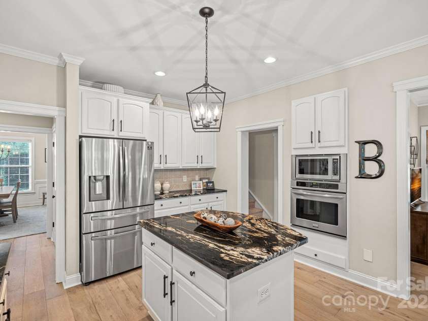 10434 Devonshire Drive, Huntersville, NC 28078.  MLS# CAR4285725, YatesRealty ID 33464. 