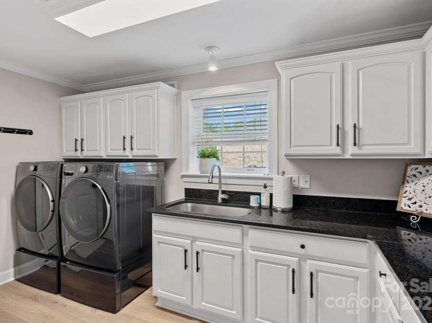 10434 Devonshire Drive, Huntersville, NC 28078.  MLS# CAR4285725, YatesRealty ID 33464. 