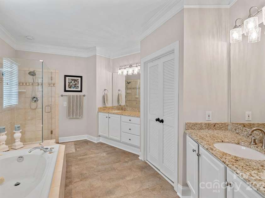 10434 Devonshire Drive, Huntersville, NC 28078.  MLS# CAR4285725, YatesRealty ID 33464. 