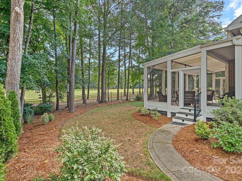 10434 Devonshire Drive, Huntersville, NC 28078.  MLS# CAR4285725, YatesRealty ID 33464. 
