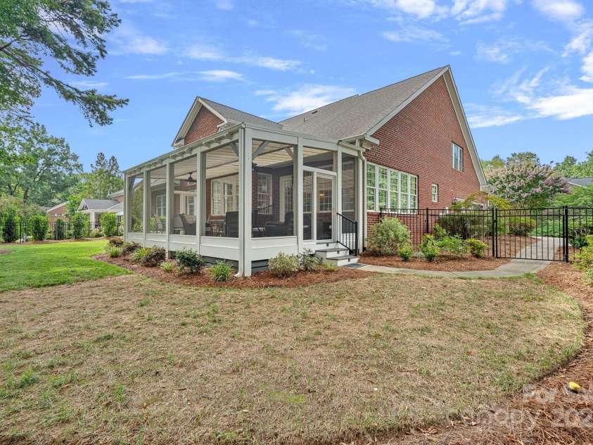 10434 Devonshire Drive, Huntersville, NC 28078.  MLS# CAR4285725, YatesRealty ID 33464. 