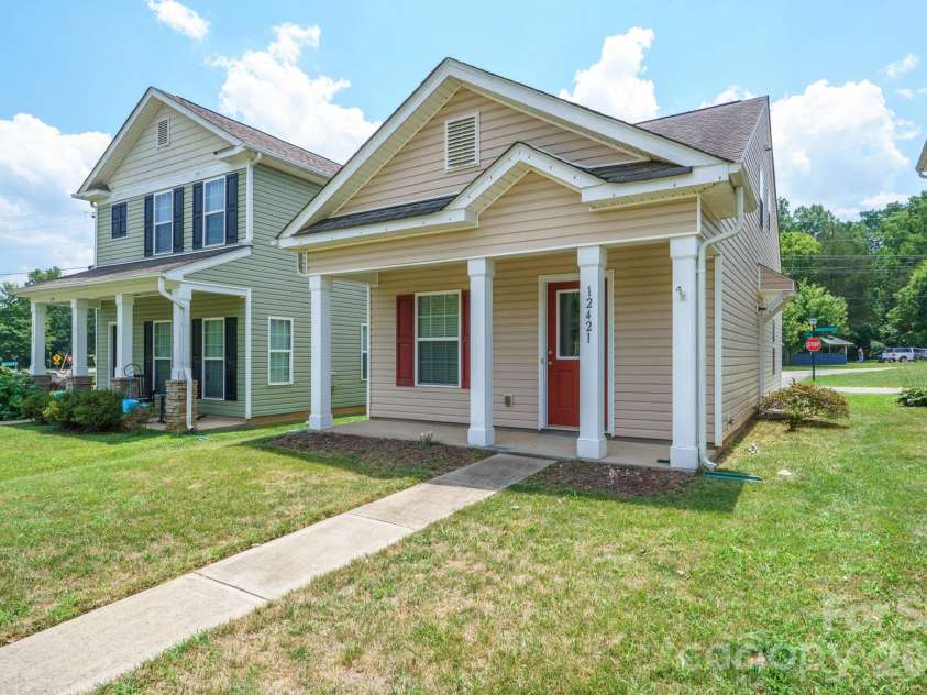 12421 Stumptown Road, Huntersville, NC 28078.  MLS# CAR4390787, YatesRealty ID 33465. Front Right