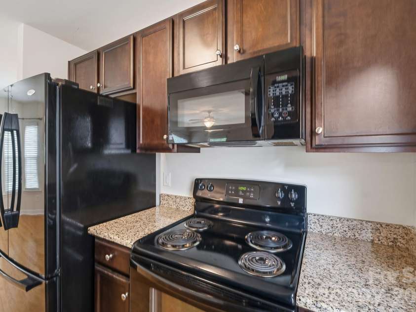 12421 Stumptown Road, Huntersville, NC 28078.  MLS# CAR4390787, YatesRealty ID 33465. Kitchen