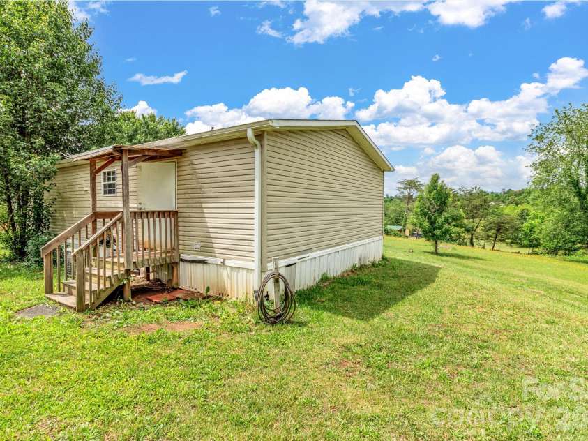 12 Green Cove Lane, Alexander, NC 28701.  MLS# CAR4397427, YatesRealty ID 33466. 