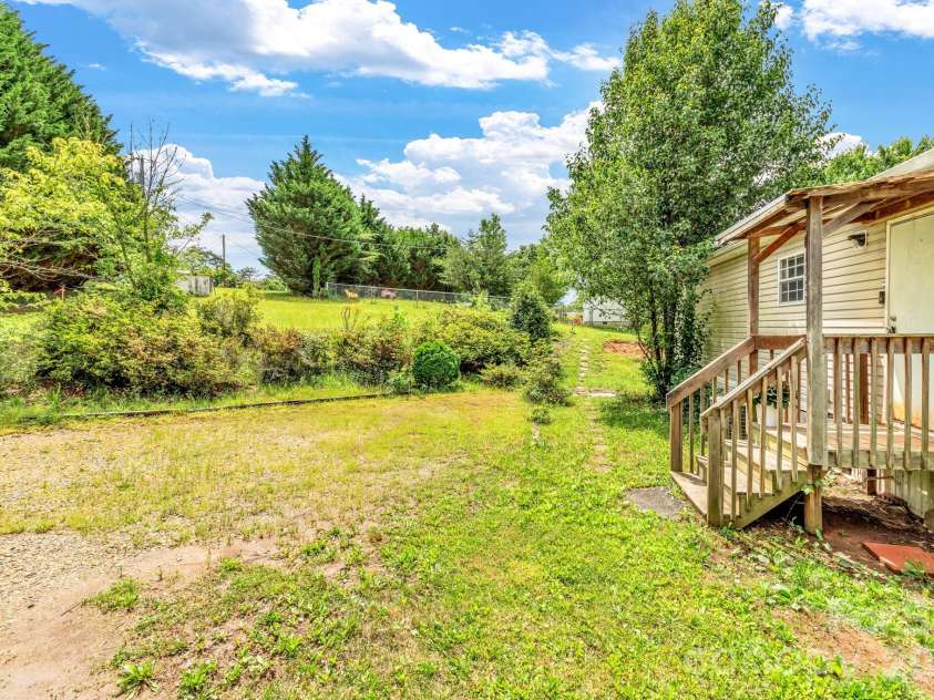 12 Green Cove Lane, Alexander, NC 28701.  MLS# CAR4397427, YatesRealty ID 33466. 