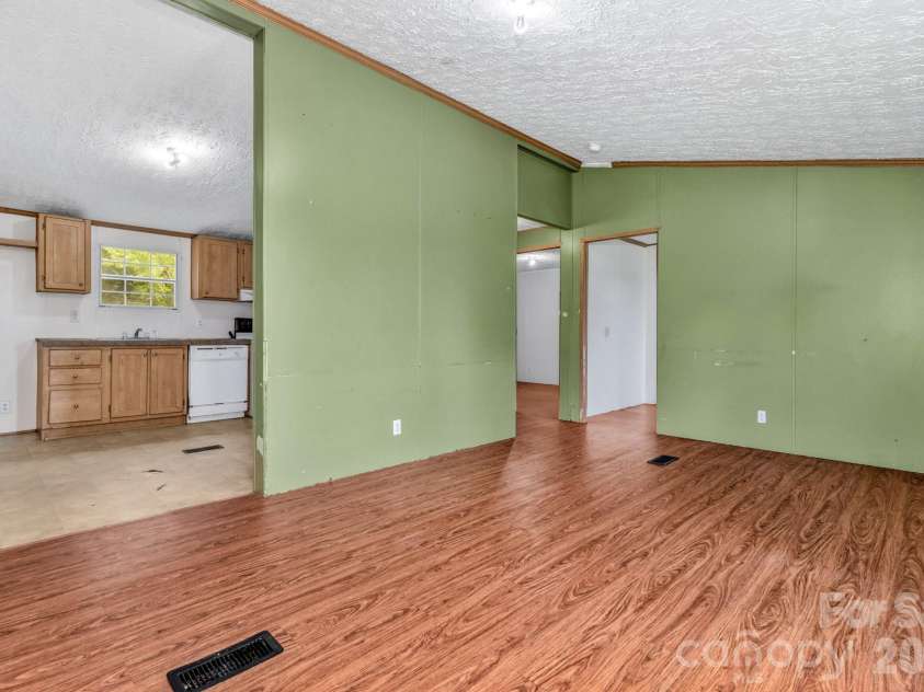 12 Green Cove Lane, Alexander, NC 28701.  MLS# CAR4397427, YatesRealty ID 33466. 