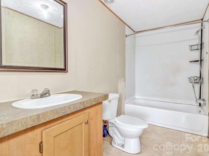 12 Green Cove Lane, Alexander, NC 28701.  MLS# CAR4397427, YatesRealty ID 33466. 