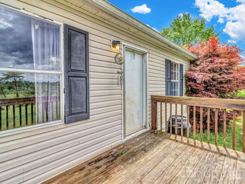 12 Green Cove Lane, Alexander, NC 28701.  MLS# CAR4397427, YatesRealty ID 33466. 