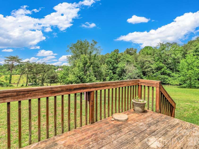 12 Green Cove Lane, Alexander, NC 28701.  MLS# CAR4397427, YatesRealty ID 33466. 