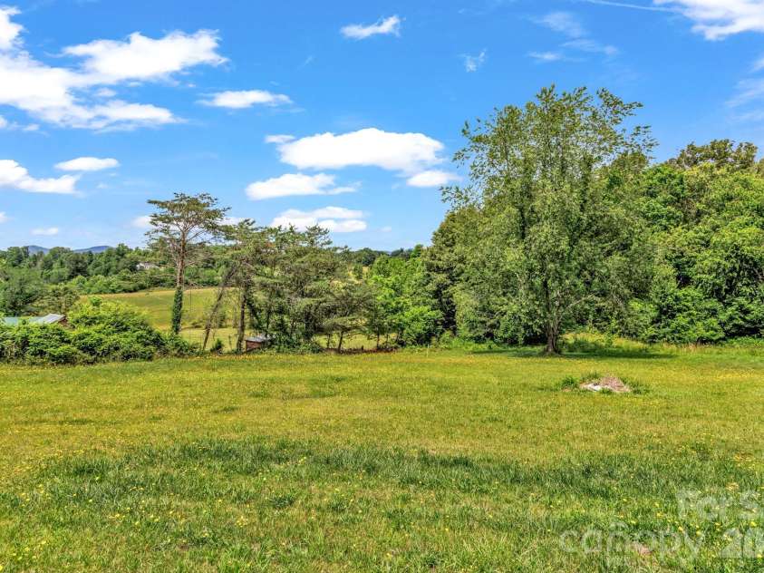 12 Green Cove Lane, Alexander, NC 28701.  MLS# CAR4397427, YatesRealty ID 33466. 