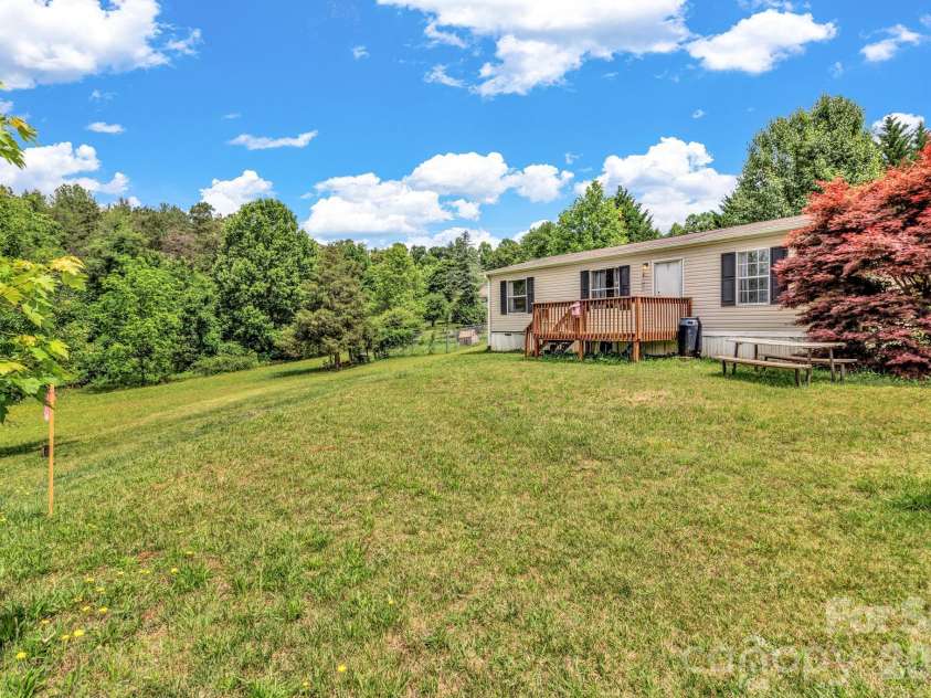 12 Green Cove Lane, Alexander, NC 28701.  MLS# CAR4397427, YatesRealty ID 33466. 
