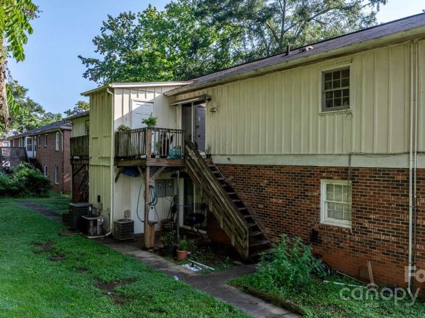 410 Burkemont Avenue, Morganton, NC 28655.  MLS# CAR4294218, YatesRealty ID 33466. 