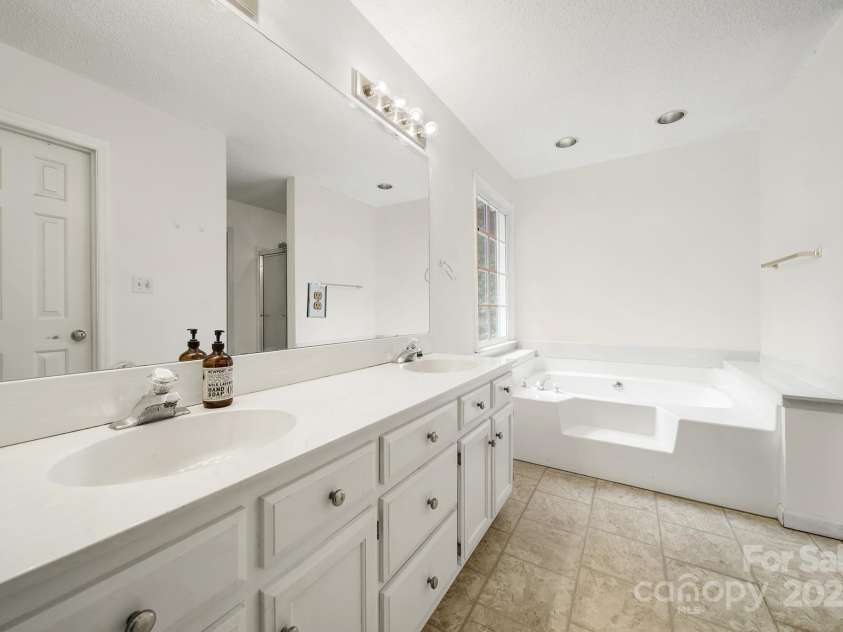 1904 Steeplechase Drive, Rock Hill, SC 29732.  MLS# CAR4289173, YatesRealty ID 33467. 