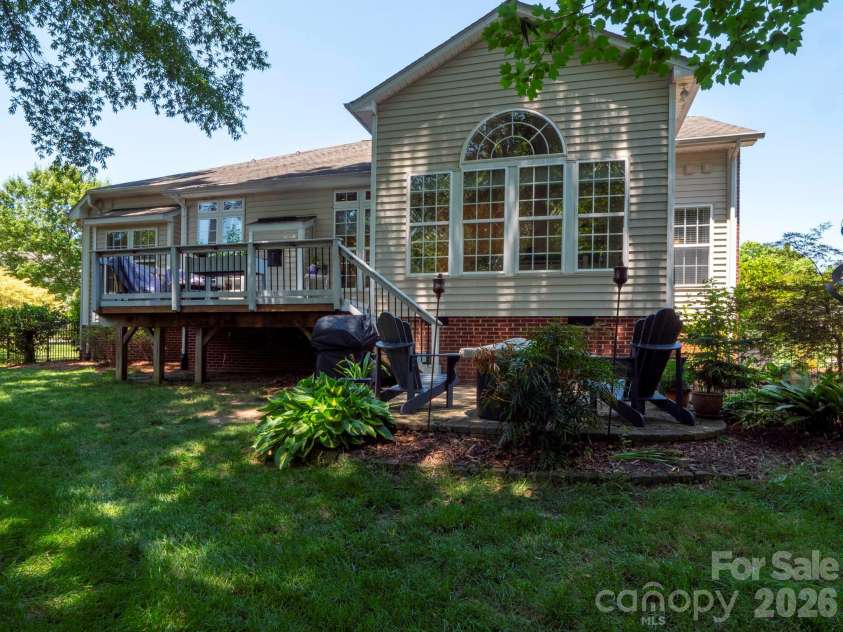 1000 Irish Moss Lane, Matthews, NC 28104.  MLS# CAR4383943, YatesRealty ID 33469. Private Backyard