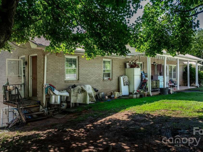 805 Old Nc 18 Highway, Morganton, NC 28655.  MLS# CAR4294667, YatesRealty ID 33469. 