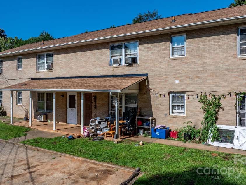 805 Old Nc 18 Highway, Morganton, NC 28655.  MLS# CAR4294667, YatesRealty ID 33469. 