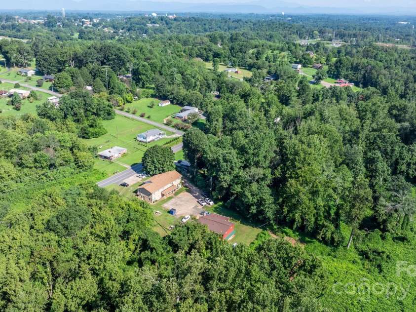 805 Old Nc 18 Highway, Morganton, NC 28655.  MLS# CAR4294667, YatesRealty ID 33469. 