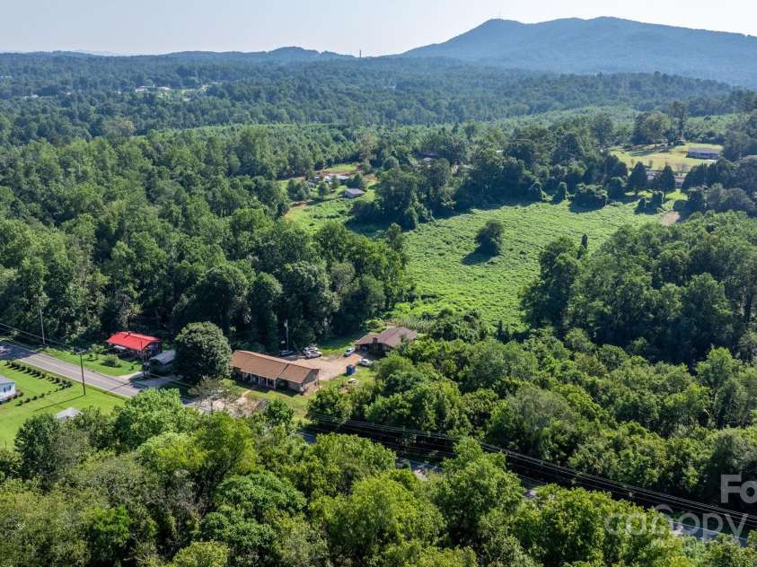 805 Old Nc 18 Highway, Morganton, NC 28655.  MLS# CAR4294667, YatesRealty ID 33469. 