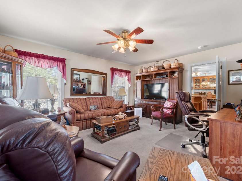 101 Country Club Drive, Morganton, NC 28655.  MLS# CAR4226640, YatesRealty ID 3347. 