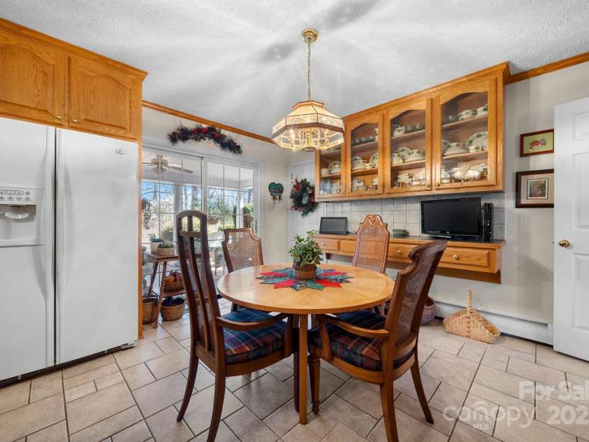 101 Country Club Drive, Morganton, NC 28655.  MLS# CAR4226640, YatesRealty ID 3347. 