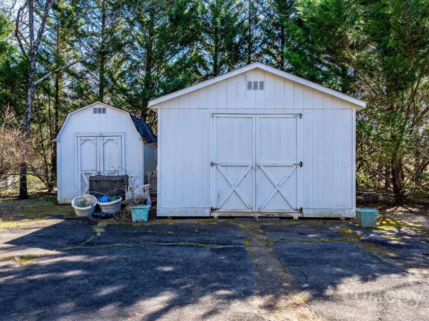 101 Country Club Drive, Morganton, NC 28655.  MLS# CAR4226640, YatesRealty ID 3347. 