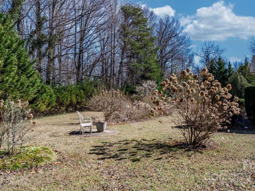 101 Country Club Drive, Morganton, NC 28655.  MLS# CAR4226640, YatesRealty ID 3347. 