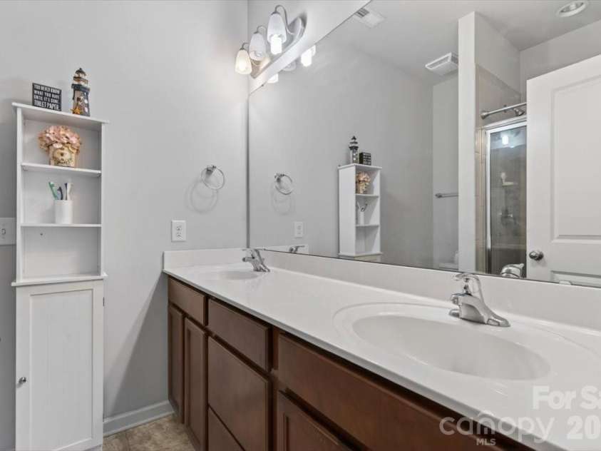 117 Island Village Drive, Mount Holly, NC 28120.  MLS# CAR4380784, YatesRealty ID 33470. Primary En Suite