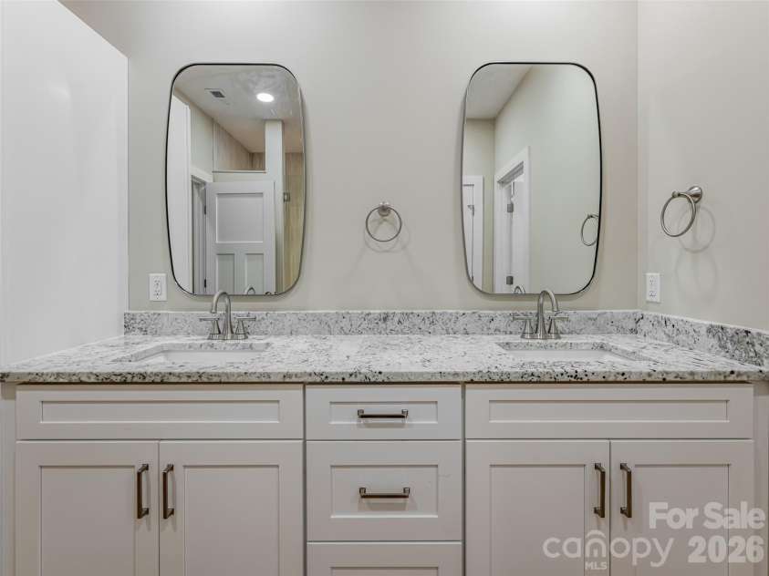 281 Carriage Crest Drive, Hendersonville, NC 28791.  MLS# CAR4290904, YatesRealty ID 33470. 