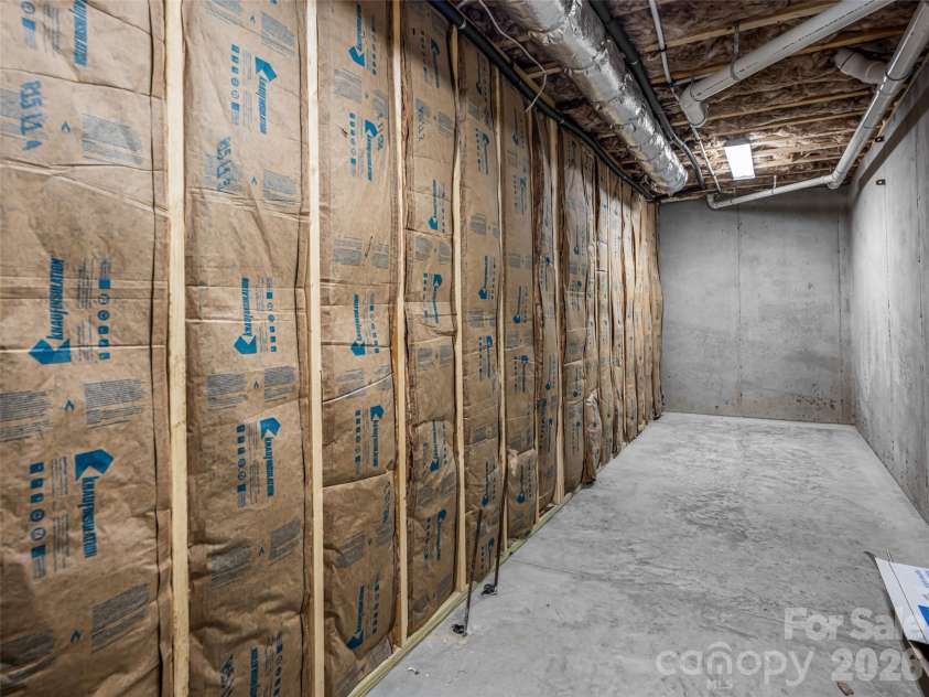 281 Carriage Crest Drive, Hendersonville, NC 28791.  MLS# CAR4290904, YatesRealty ID 33470. 