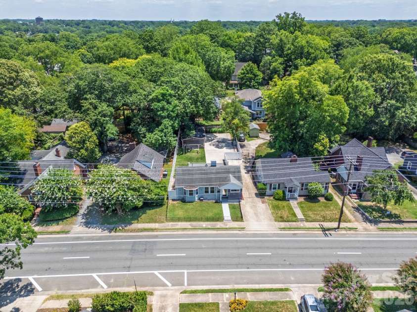 2113 Scott Avenue, Charlotte, NC 28203.  MLS# CAR4393437, YatesRealty ID 33471. 