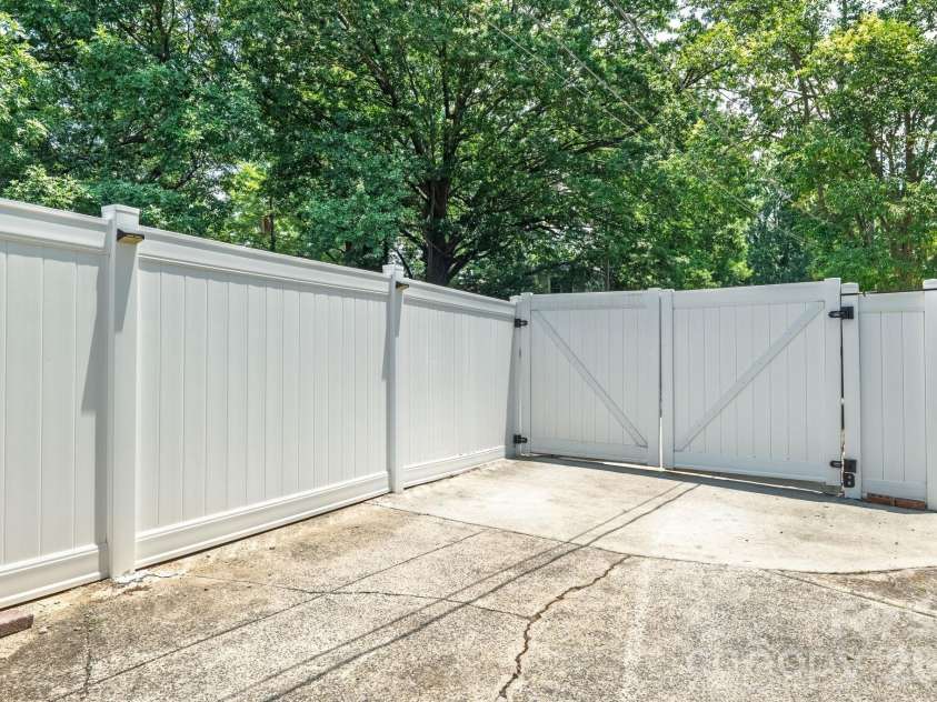 2113 Scott Avenue, Charlotte, NC 28203.  MLS# CAR4393437, YatesRealty ID 33471. Remote control gate